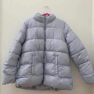 *NEVER WORN BEFORE* comfy, stylish, good condition